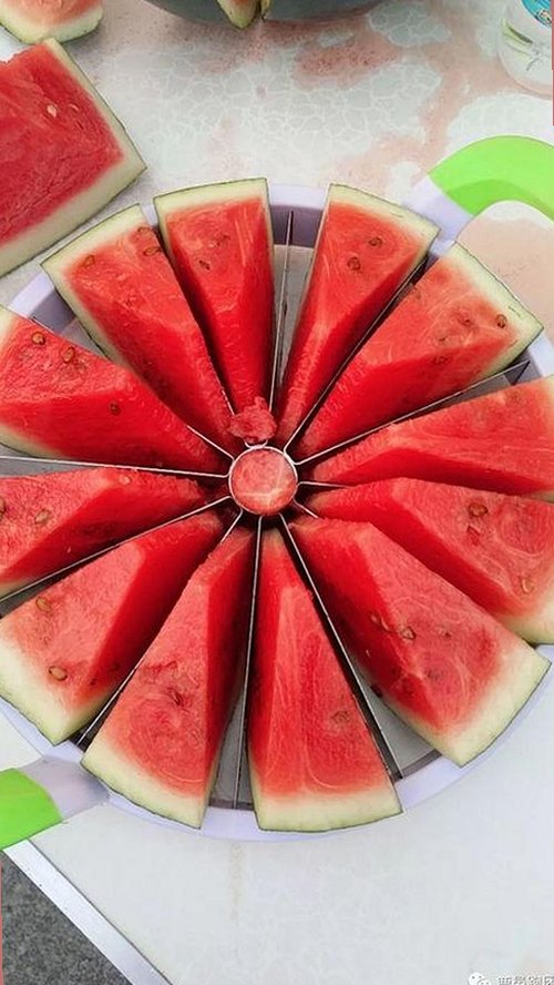 蔡徐坤娱乐圈风云：从帅气形象到幕后故事的全景回顾