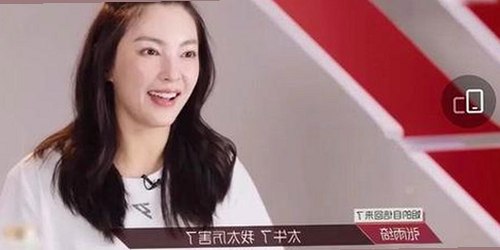 欧美知名网红Sweetiefox二月新作：末世避难所女孩的狂野一面